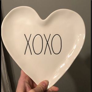Rae Dunn xoxo plate